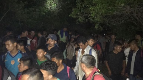 Rescata a 147 migrantes abandonados en Veracruz