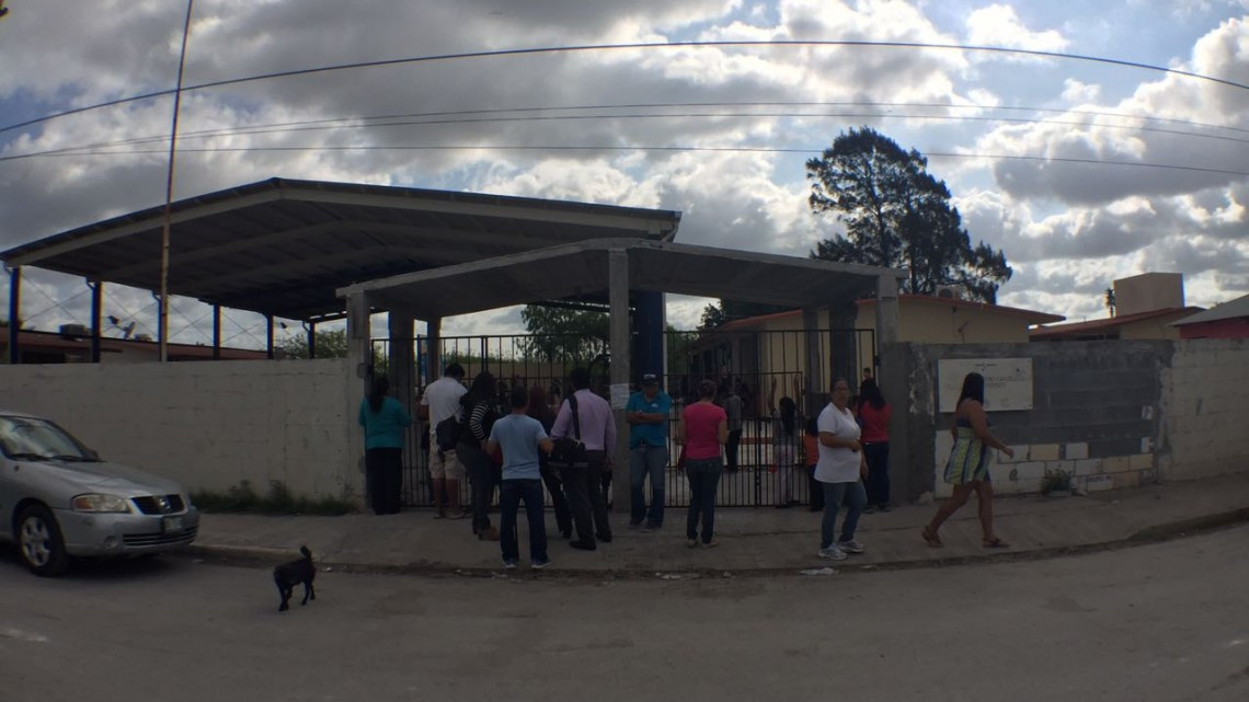 Destituyen a maestra por maltrato infantil