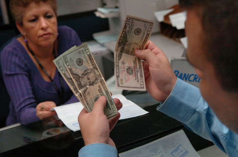 Dólar se vende en 18.25 pesos en cambio de la ciudad 
