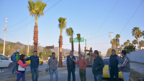 Dan mantenimiento a avenidas principales