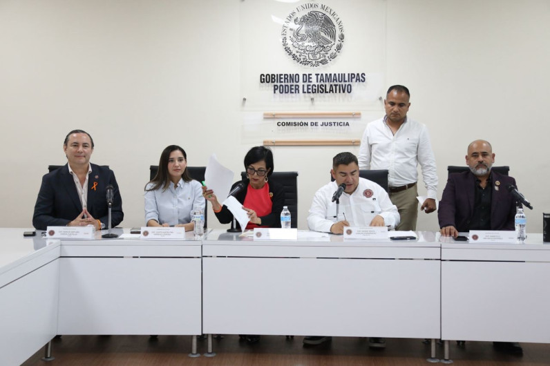 Entregan a la Comisión de Justicia la terna final para la Fiscalía General de Justicia 