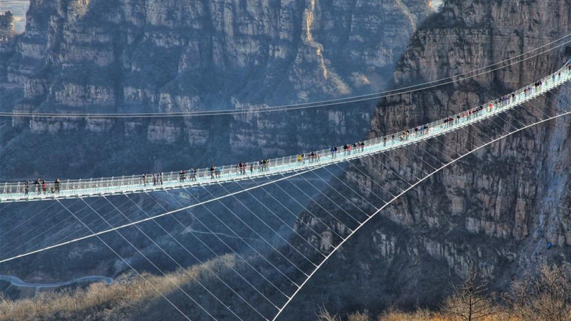 El puente de vidrio más largo del mundo 