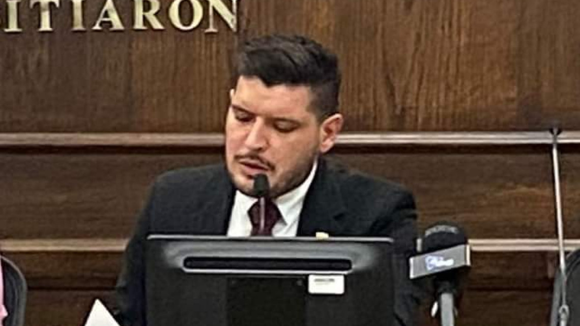 Beto Granados preside primera sesión de Cabildo con protesta de funcionarios