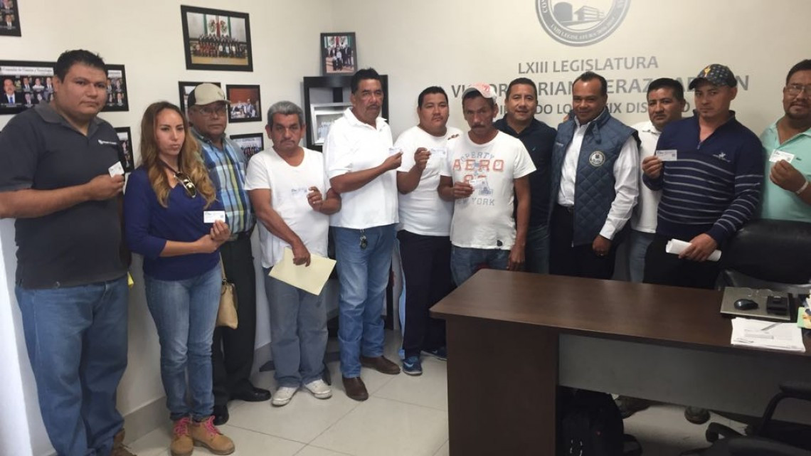 Gestionan descuento para trámite de licencia a operadores de transporte público