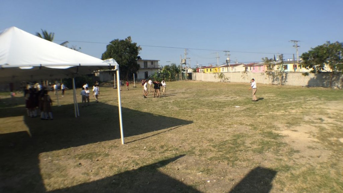 Delimitan periferia de escuela secundaria para evitar invasión