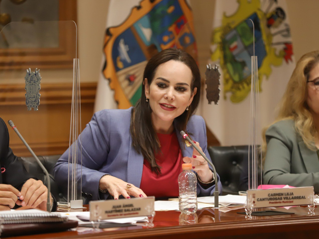 Exhibe Carmen Lilia Canturosas desfalcos de la pasada administración 