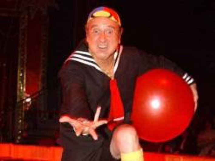 Carlos Villagrán dice adiós a "Kiko", el niño mimado de la vecindad