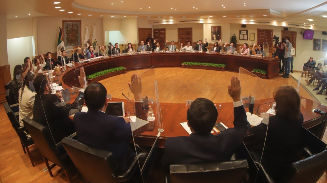 Exhibe Carmen Lilia Canturosas desfalcos de la pasada administración 