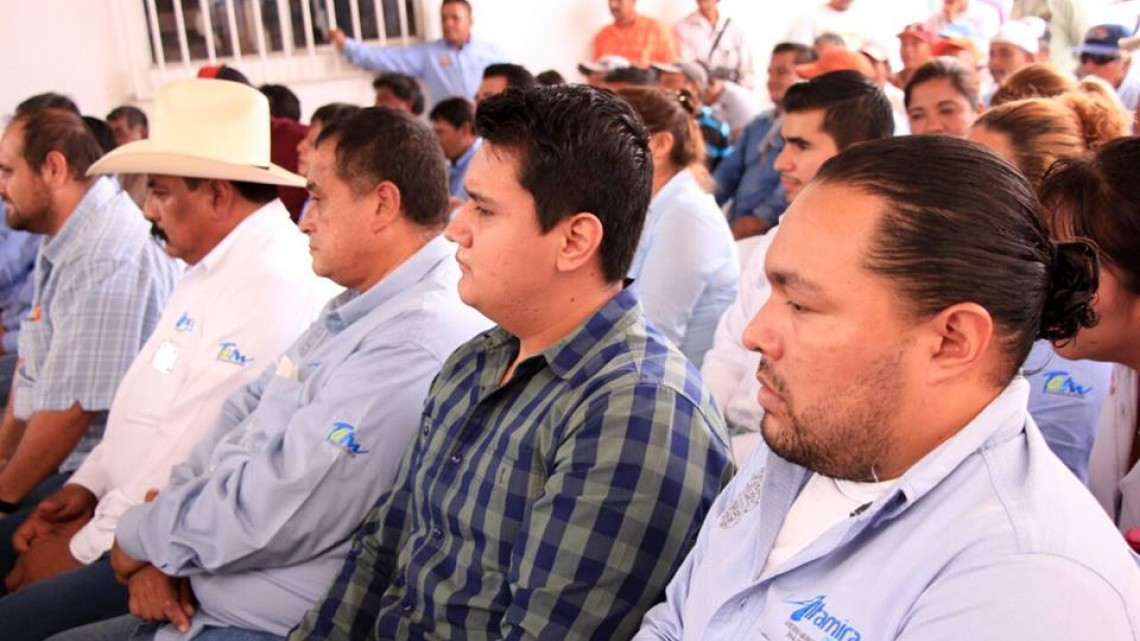 Alcaldesa entrega herramientas a trabajadores de Obras y Servicios Públicos