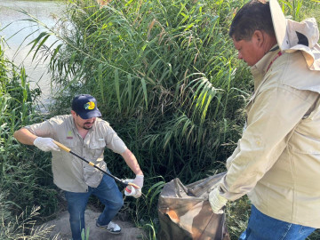 Gobierno de Nuevo Laredo encabeza brigada de limpieza en la ribera del río Bravo