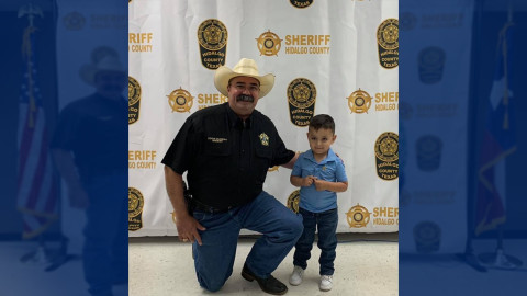 Pequeño con cáncer es diputado honorario en Condado Hidalgo