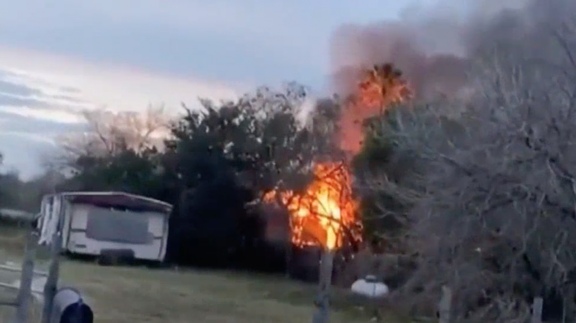 Familia de Mission pierde su casa por un voraz incendio