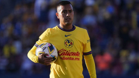 Érick Sánchez causa baja en América por apendicitis