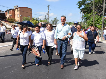 Entrega Chucho Nader nuevas obras de pavimentación