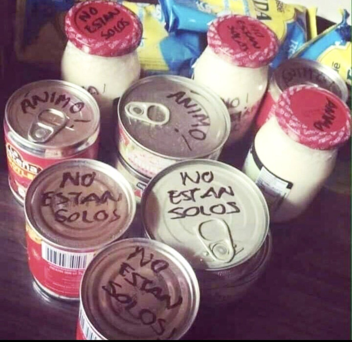 Envían víveres con lindos mensajes de aliento