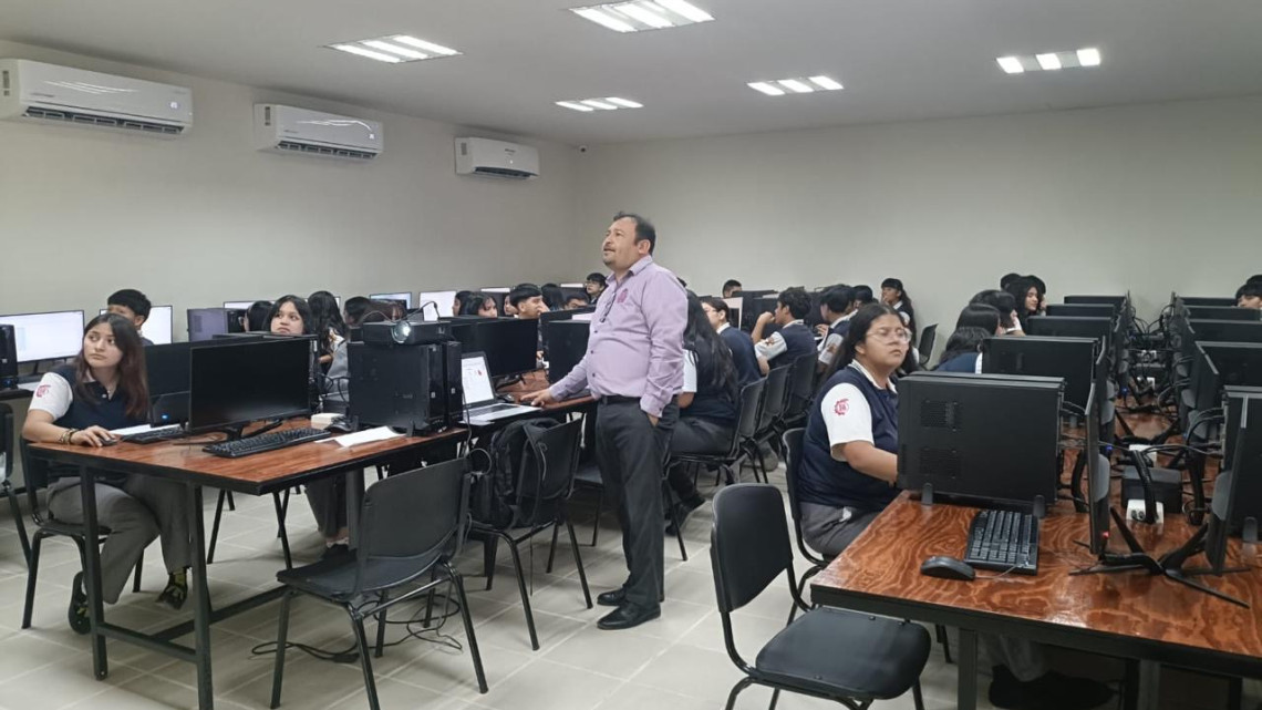 Estrenan alumnos del CBTis 137 laboratorios