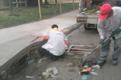 Exhortan no tirar basura a la calle para evitar inundaciones