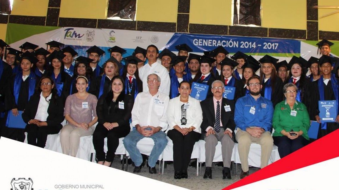 Alumnos del Cobat se gradúan