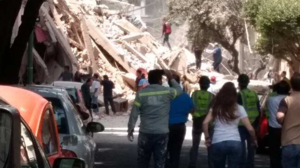 Reportan daños en edificios y avenidas tras sismo en CDMX