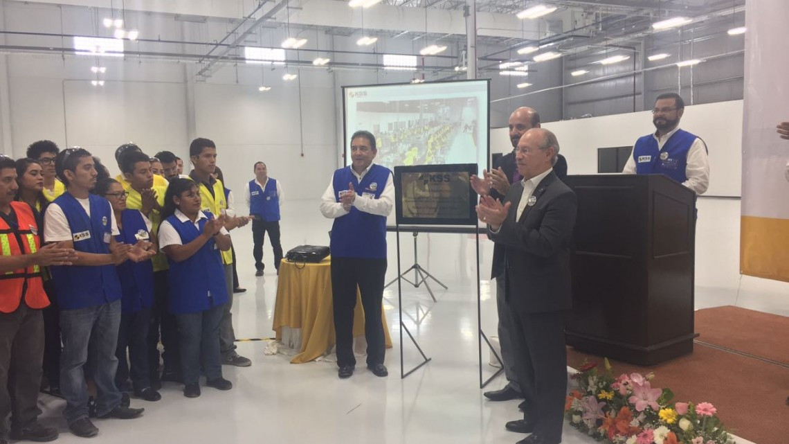 Inauguran autoridades nueva maquiladora en Matamoros 