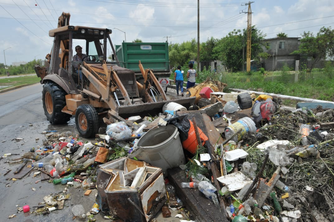 Drenes contribuyen a bajar la inundación en colonias afectadas en Reynosa