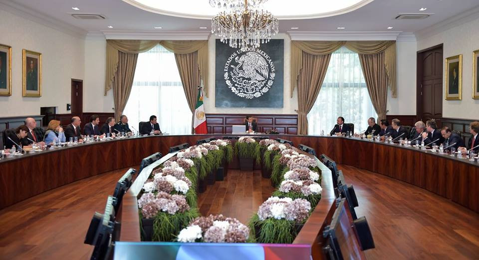 Discuten EPN y su gabinete los avances de la reforma energética en Los Pinos