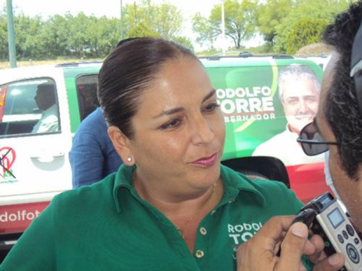 Podría esposa de Rodolfo Torre incursionar en la política