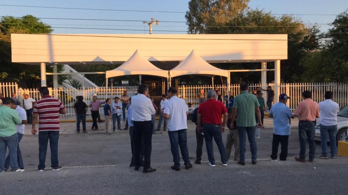 Toman maestros las oficinas de la SET