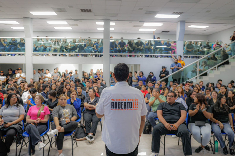 Ante la multitud de universitarios del CUN, Roberto Lee, compartió sus propuestas para un Matamoros de primer nivel
