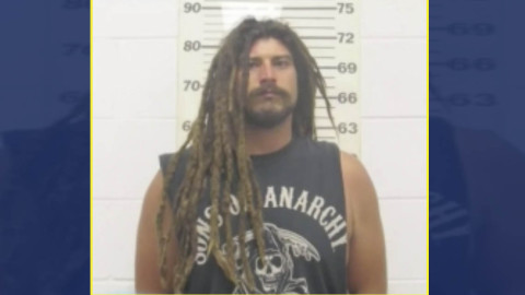 Detienen a un hombre tras apuñalar a otro sujeto 