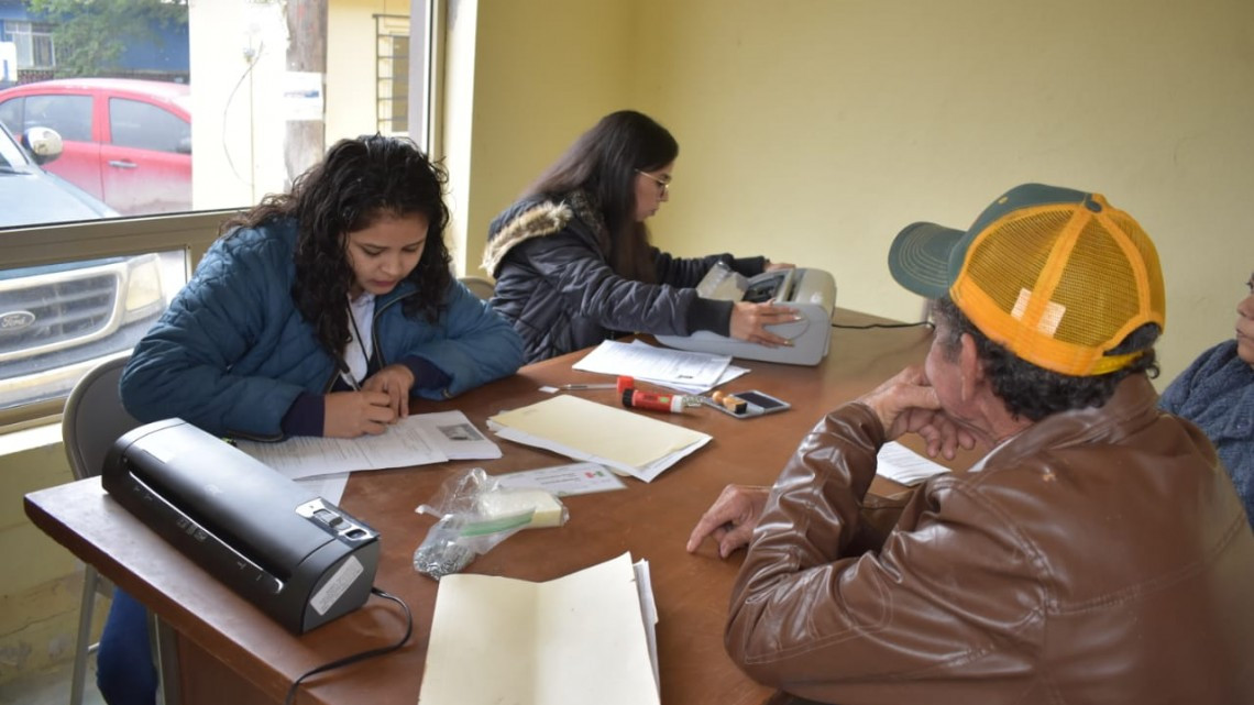 Gestionará Carlos Ulivarri apoyos para la población vulnerable