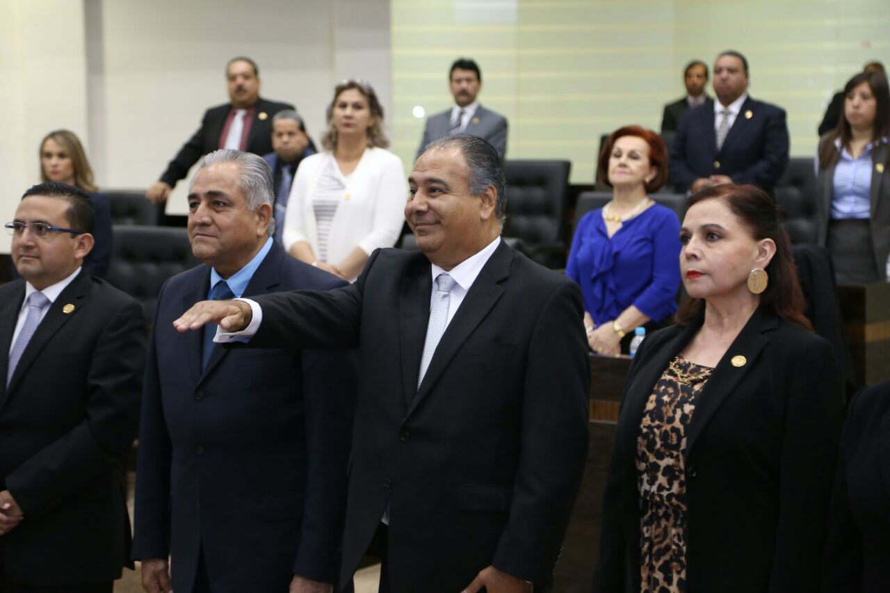 Toma protesta el Congreso al nuevo titular de la ASE