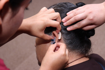 Entregan 204 aparatos auditivos 