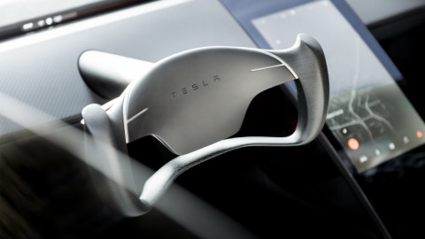 Conoce al Tesla Roadster, el deportivo más rápido del mundo