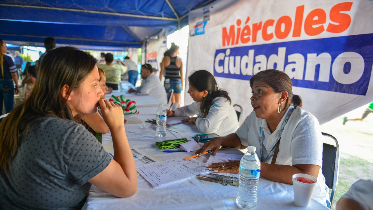 Llevan servicios gratuitos a vecinos de la infonavit