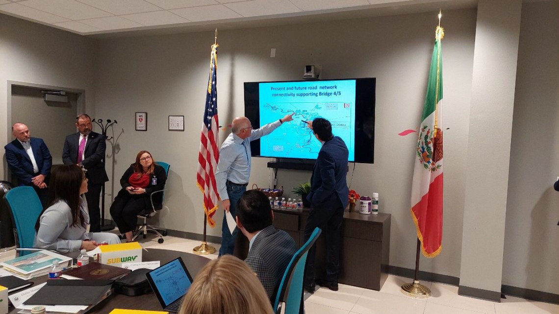 AADNL expone el proyecto de la Plataforma Logística Laredos y del Puente 4/5 a Embajadores de México y EU