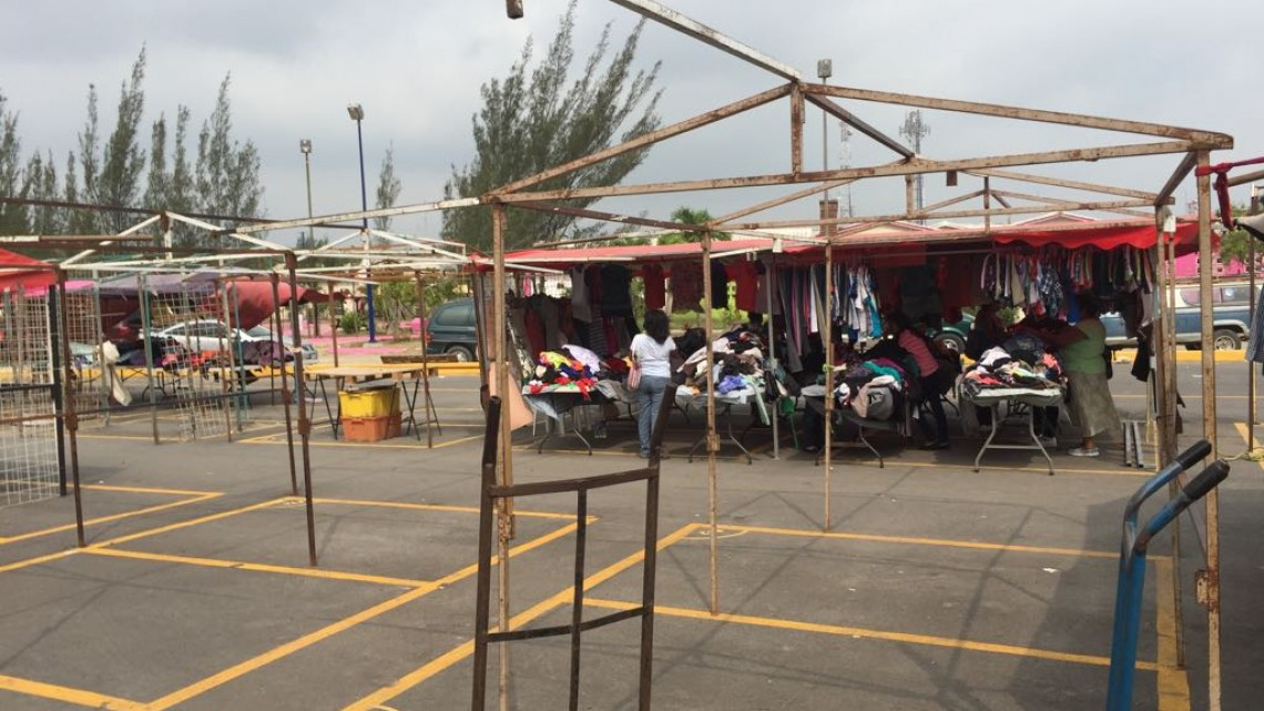 Comerciantes reubicados en crisis por bajas ventas