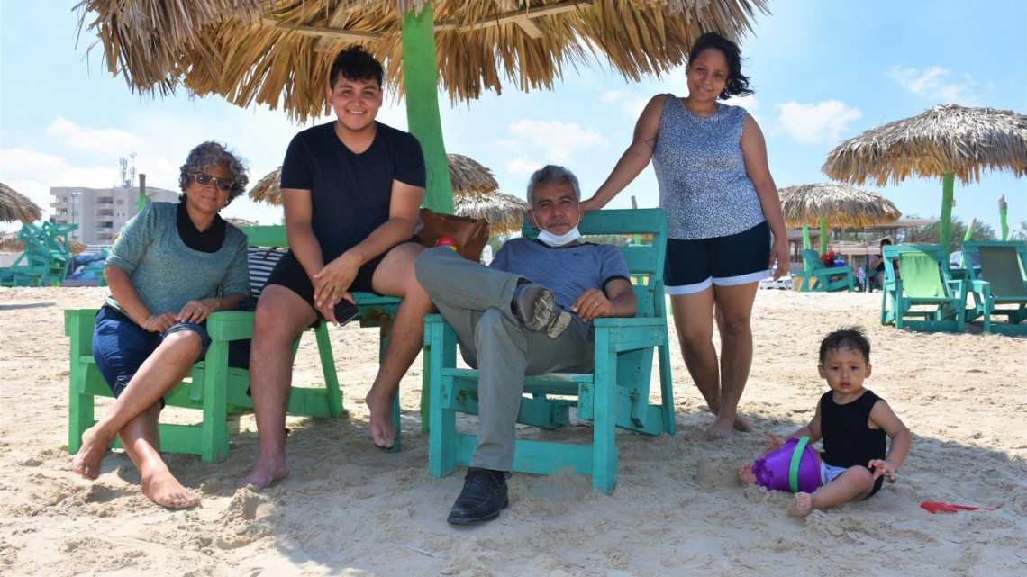 Miles de visitantes disfrutan responsablemente de playa Miramar