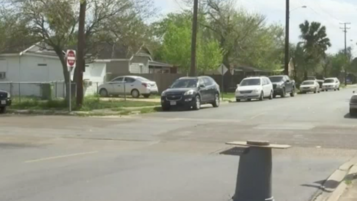 Prohiben en Brownsville cobrar estacionamiento en via publica