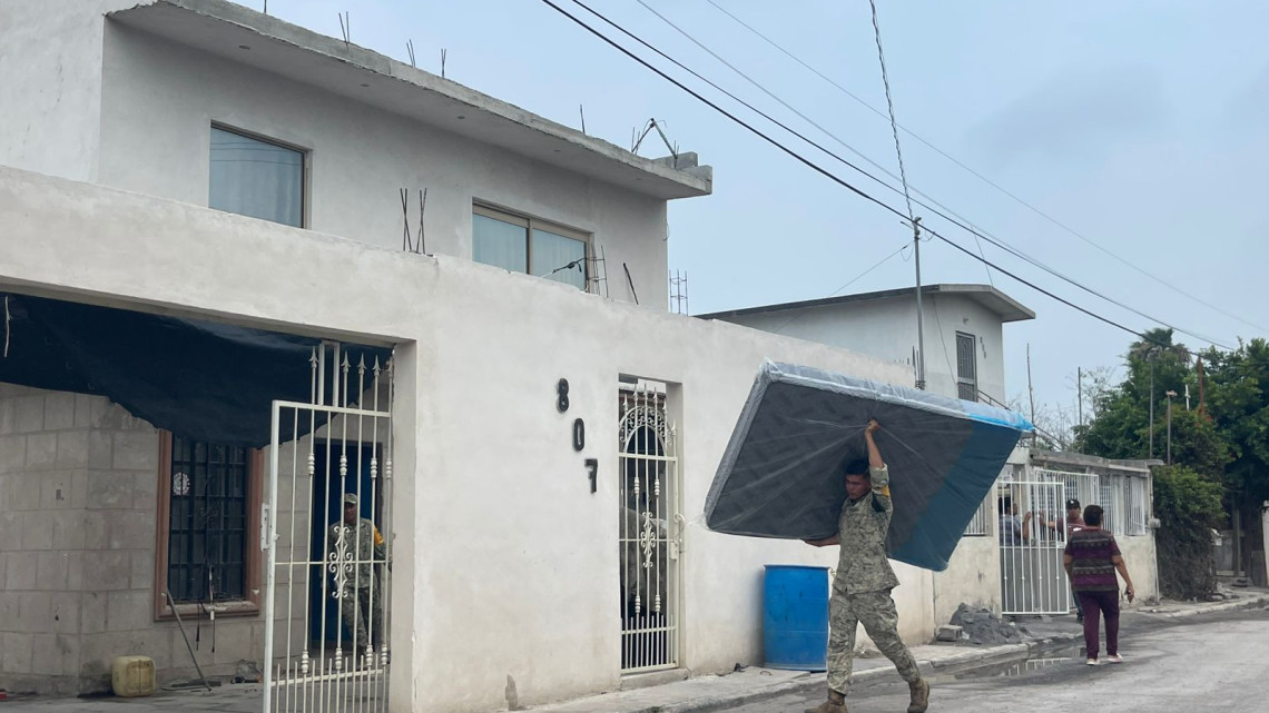 Sedena y Servidores de la Nación entregan enseres domésticos a familias