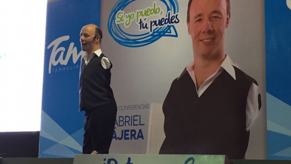 Gabriel Nájera motiva a jóvenes de Reynosa