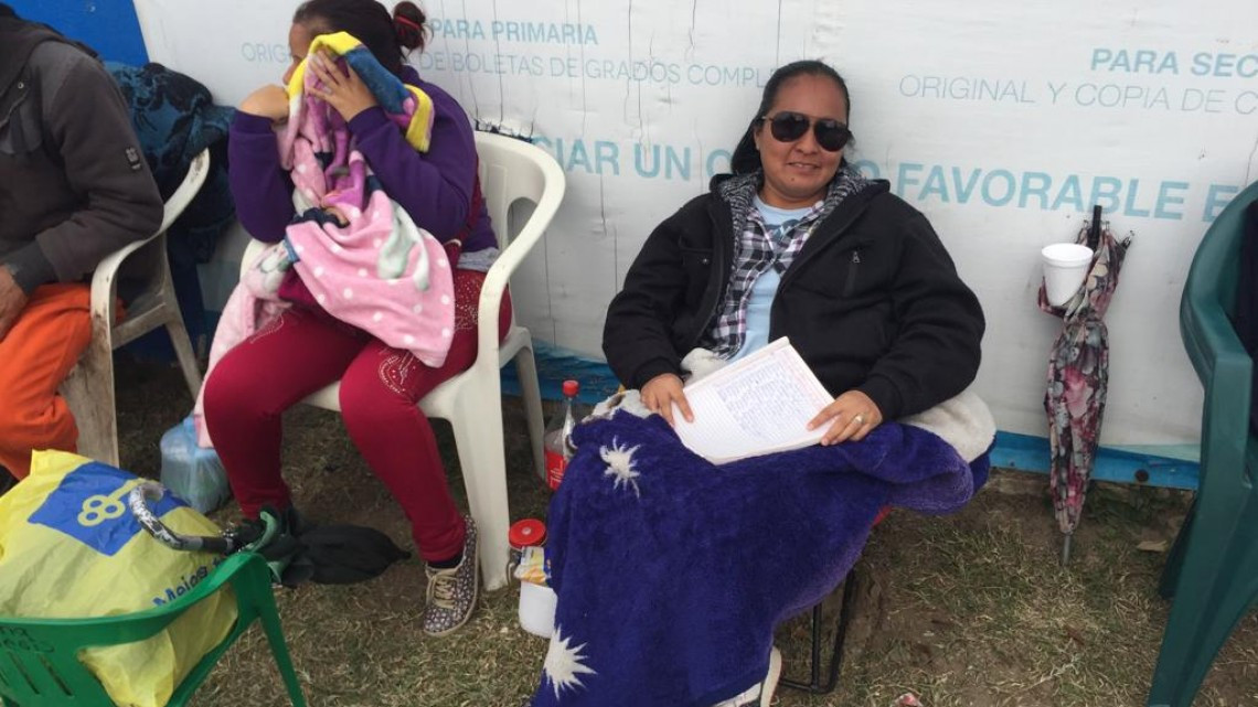 Hacen fila desde el domingo, para lograr un lugar de estudio en primarias de Altamira.