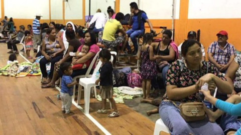 Por fuga en toma clandestina desalojan a 330 familias en Tabasco
