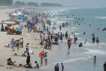 La Pesca, una playa limpia y segura para disfrutar en familia