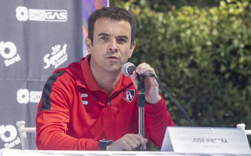 Deja José Riestra la presidencia de Atlas