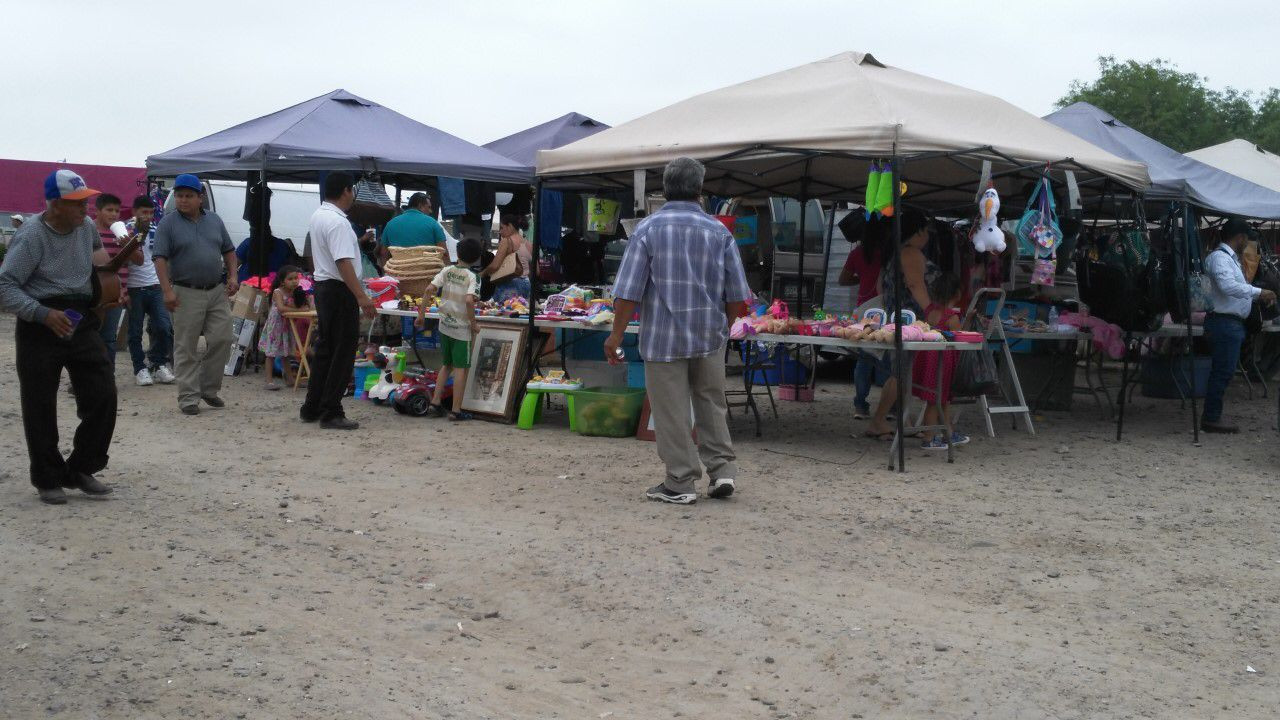 Inspeccionan medidas de higiene a comerciantes informales de Nuevo Laredo