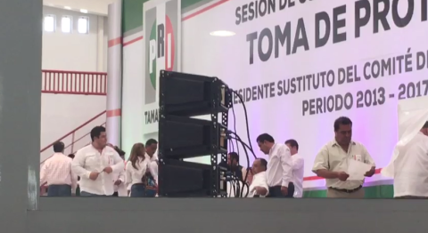 A puerta cerrada sesiona PRI para elegir nuevo líder