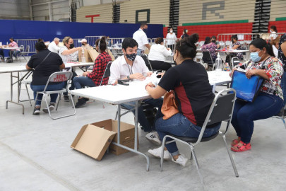 Llevan a cabo pago de becas “Una Nueva Era”