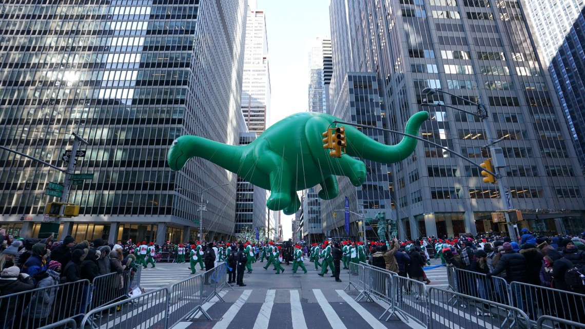 Aquí una vista al desfile de Día de Acción de Gracias de Macy's