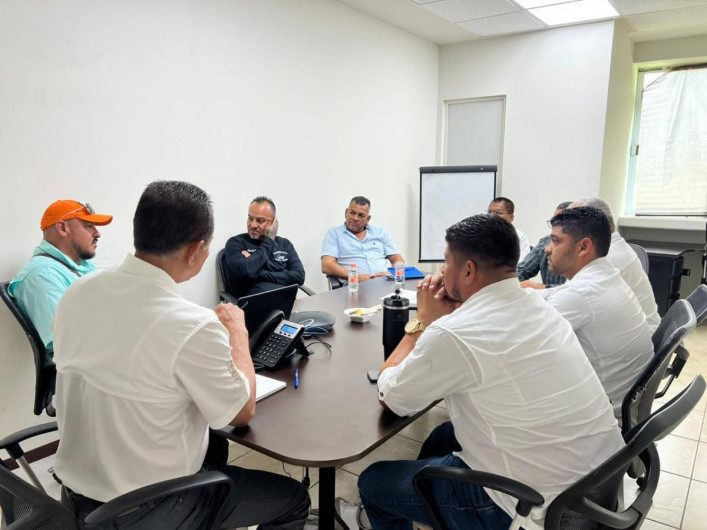 Avanzan acuerdos para fortalecer pesca legal y ordenada en Playa Bagdad